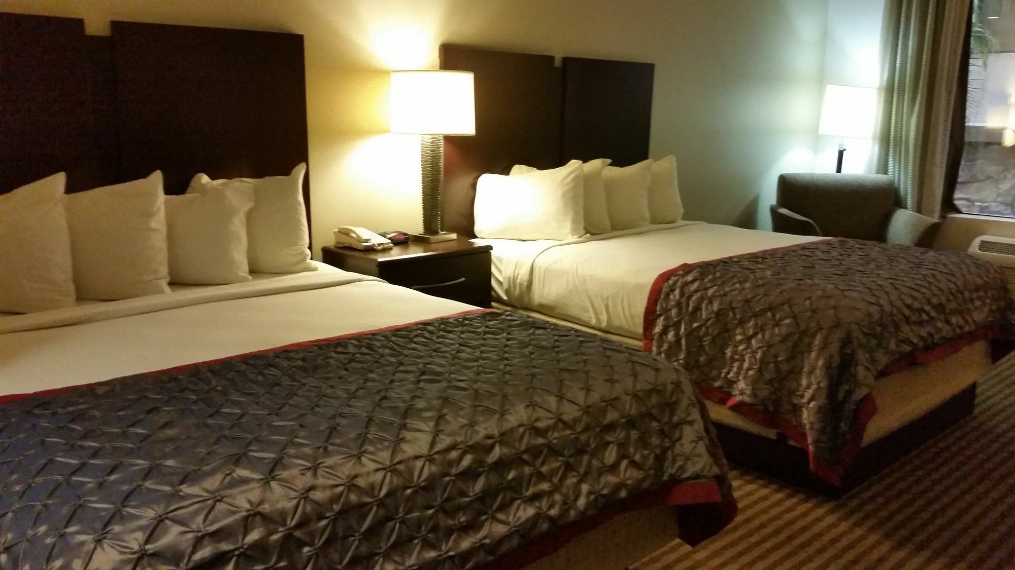 Spark By Hilton Phoenix East Hotel 3*