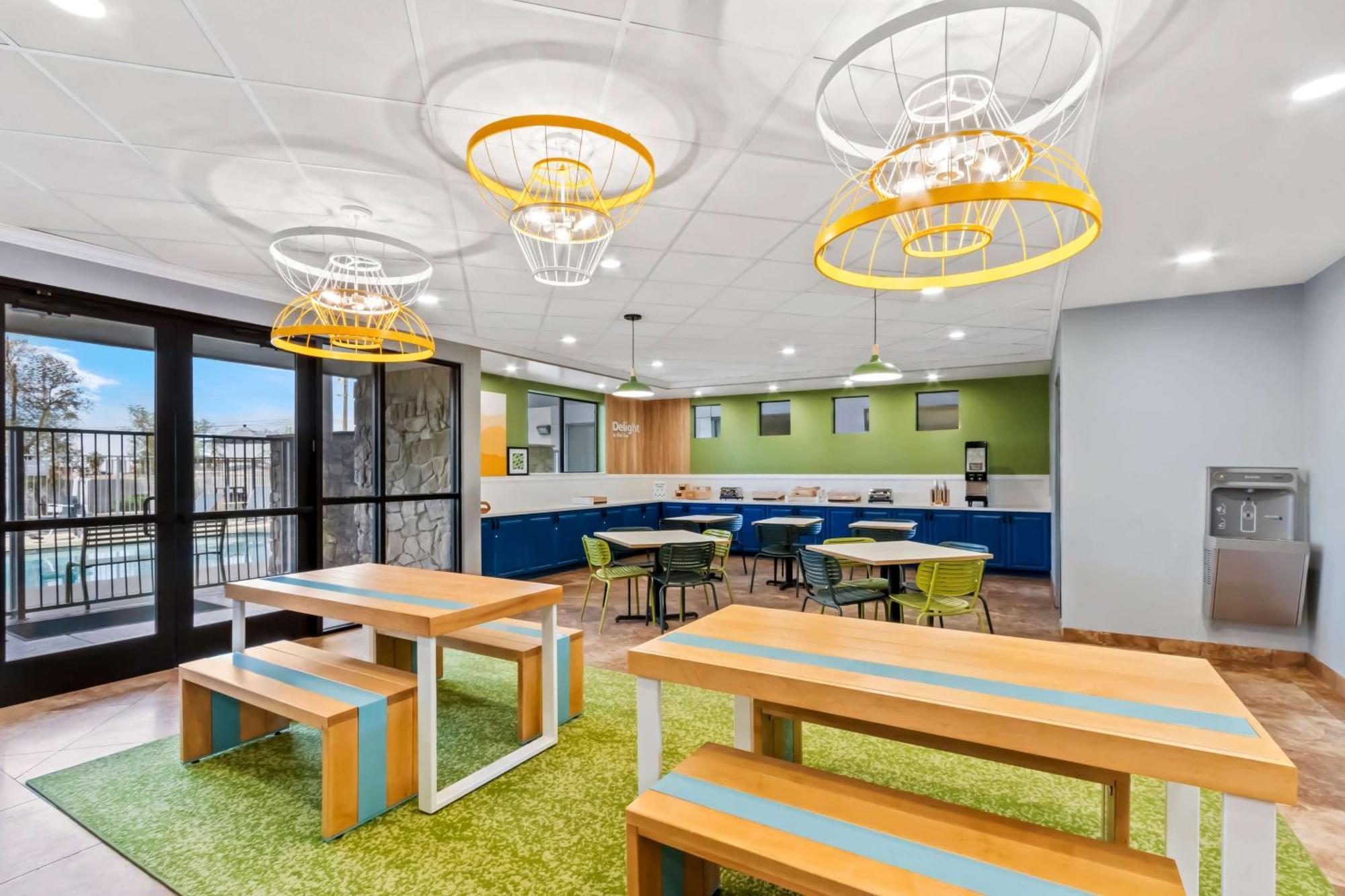 Spark By Hilton Phoenix East Hotel Mesa酒店